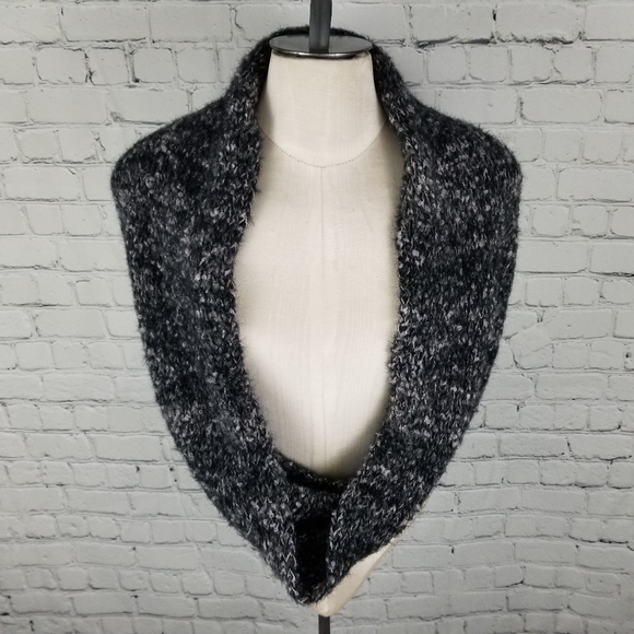 ARDENE | cozy knit infinity scarf - Picture 2 of 5